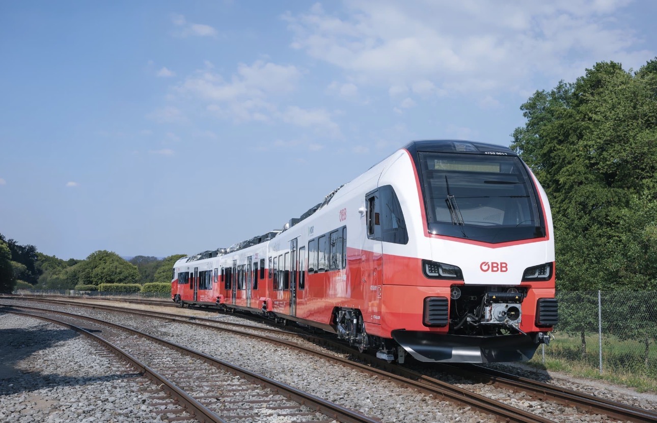 Stadler FLIRT Akku battery-electric unit in ÖBB livery — presented at InnoTrans 2026 on 22 September
